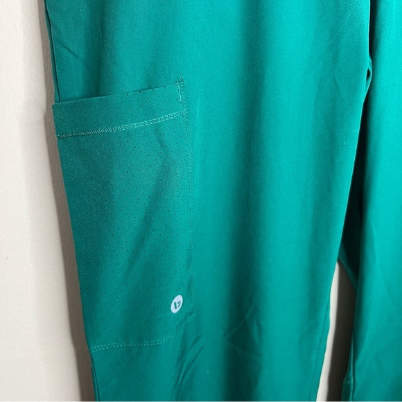 Barco One Women's Three Pocket Elasticwaist Cargo Jogger Green Size Small - Picture 10 of 15